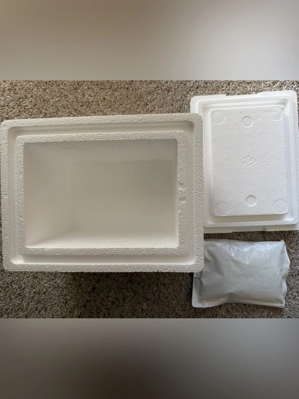 EUC White Styrofoam Foam Cooler Large Ice Insert Gel Reusable Packing Material